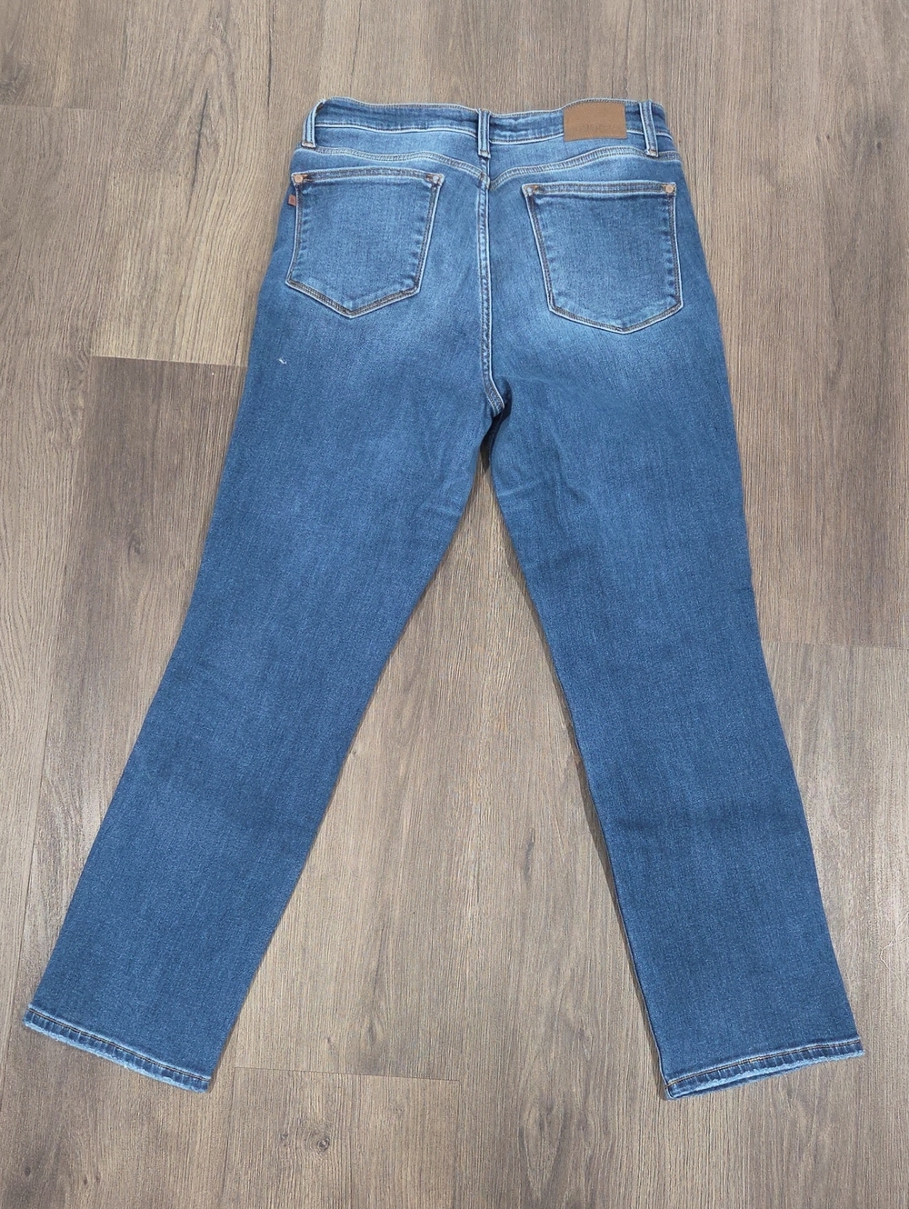 Judy Blue Medium Blue Straight Fit Jeans JB82561DK